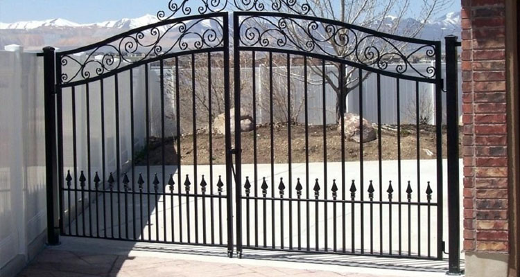 Electric Driveway Gate Installation in Bellflower